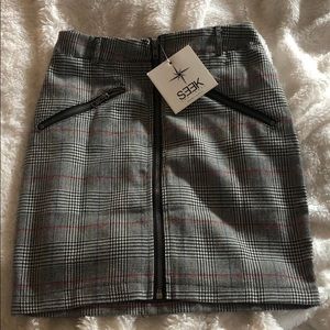NWT LF PLAID MINI SKIRT